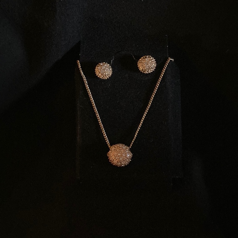 Avon Gold-tone Necklace/Earring Set